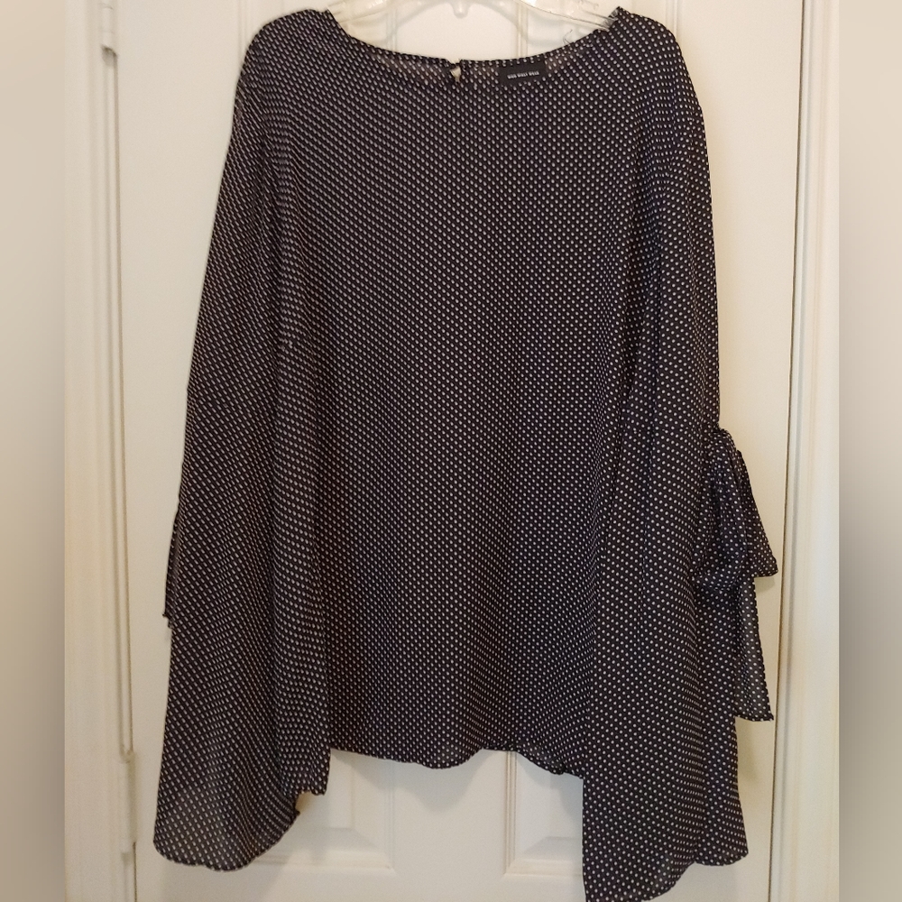 Black WH Polka dot Blouse w bell sleeve XXL
